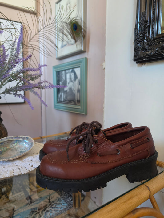 Vintage 1990s Leather Brown Chunky Moccasin Boat Flatforms - Size 6