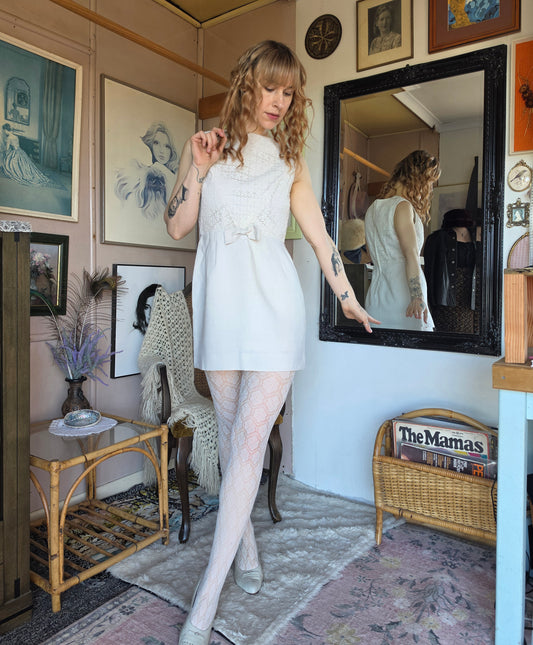 Vintage 1960s Southwell Cream Babydoll Crochet Mini Dress - size 8