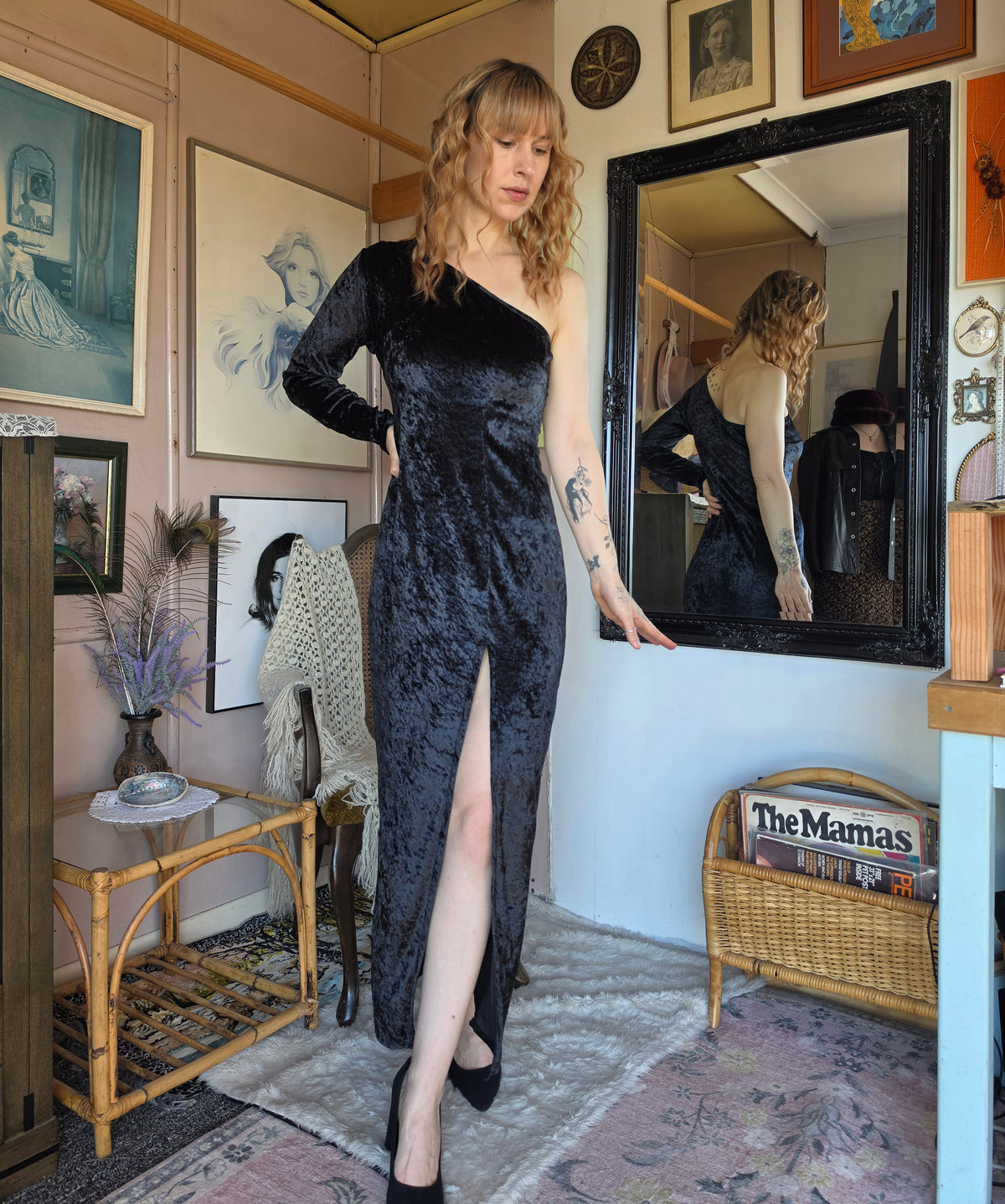 Vintage 1980s Ebony Crushed Velvet One-Shoulder Evening Dress - size 8-10
