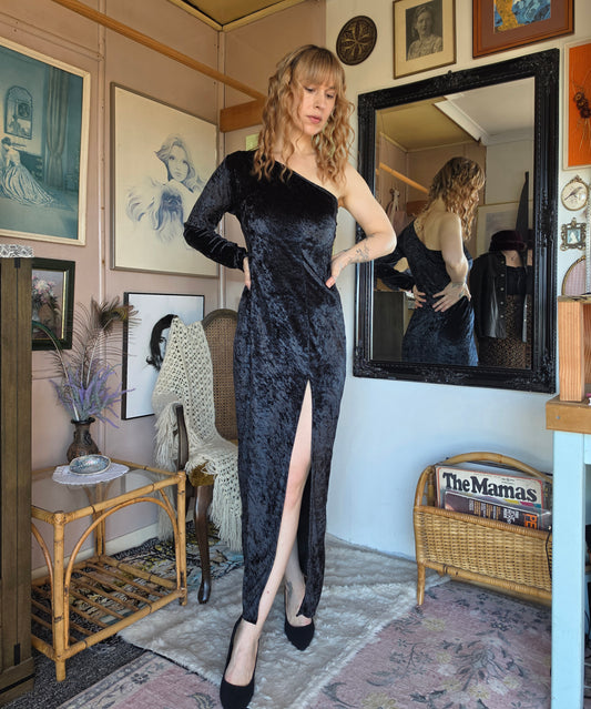 Vintage 1980s Ebony Crushed Velvet One-Shoulder Evening Dress - size 8-10