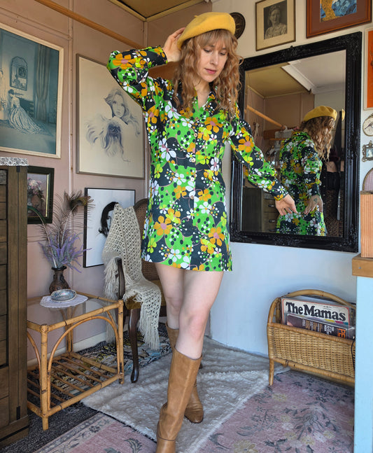 Vintage 1970s Nagel’s Creations Psychedelic Floral Mini Dress - size 10-12