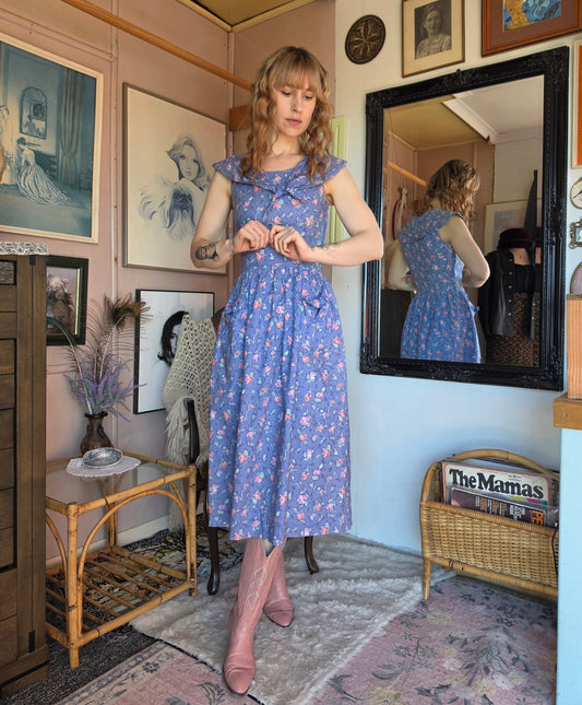 Vintage circa 1980s Laura Ashley Dusky Blue and Blush Pink Rose Sleeveless Midi Dress - size 6-8