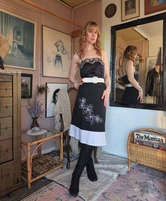 Vintage circa 1970s Formfit Romantic Ebony Lace Camisole - size 10-12