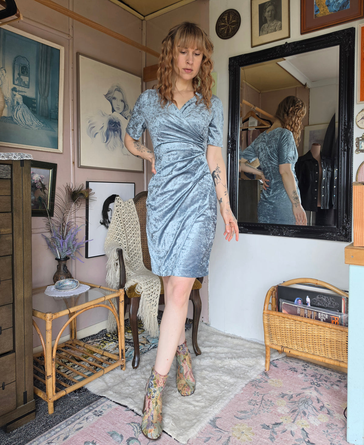 Vintage 1980s Seafoam Green Crushed Velvet Knee Length Wrap Dress - size 6-8