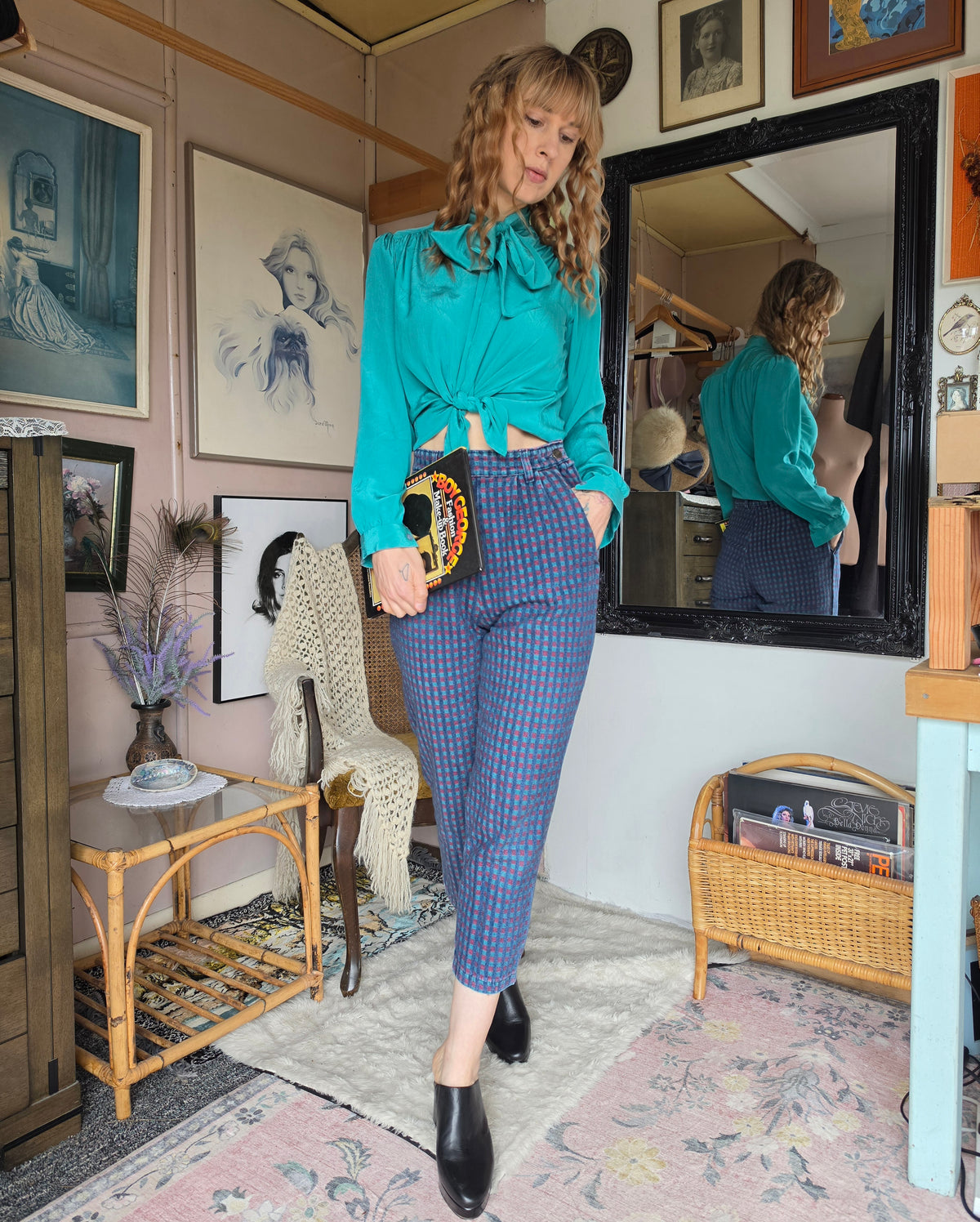 Vintage circa 1980s Frankie Emerald Jewel Pussybow Blouse - size 8-10