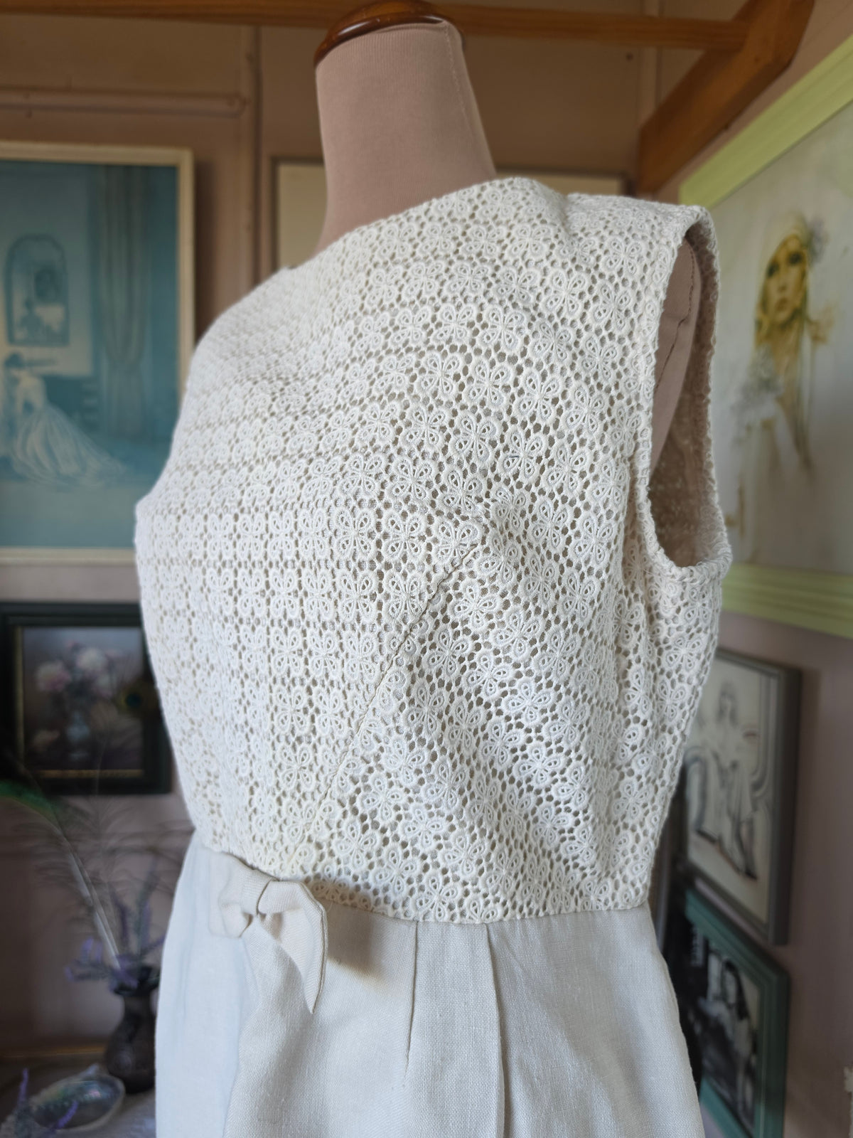 Vintage 1960s Southwell Cream Babydoll Crochet Mini Dress - size 8