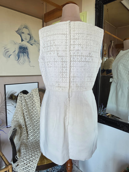 Vintage 1960s Southwell Cream Babydoll Crochet Mini Dress - size 8