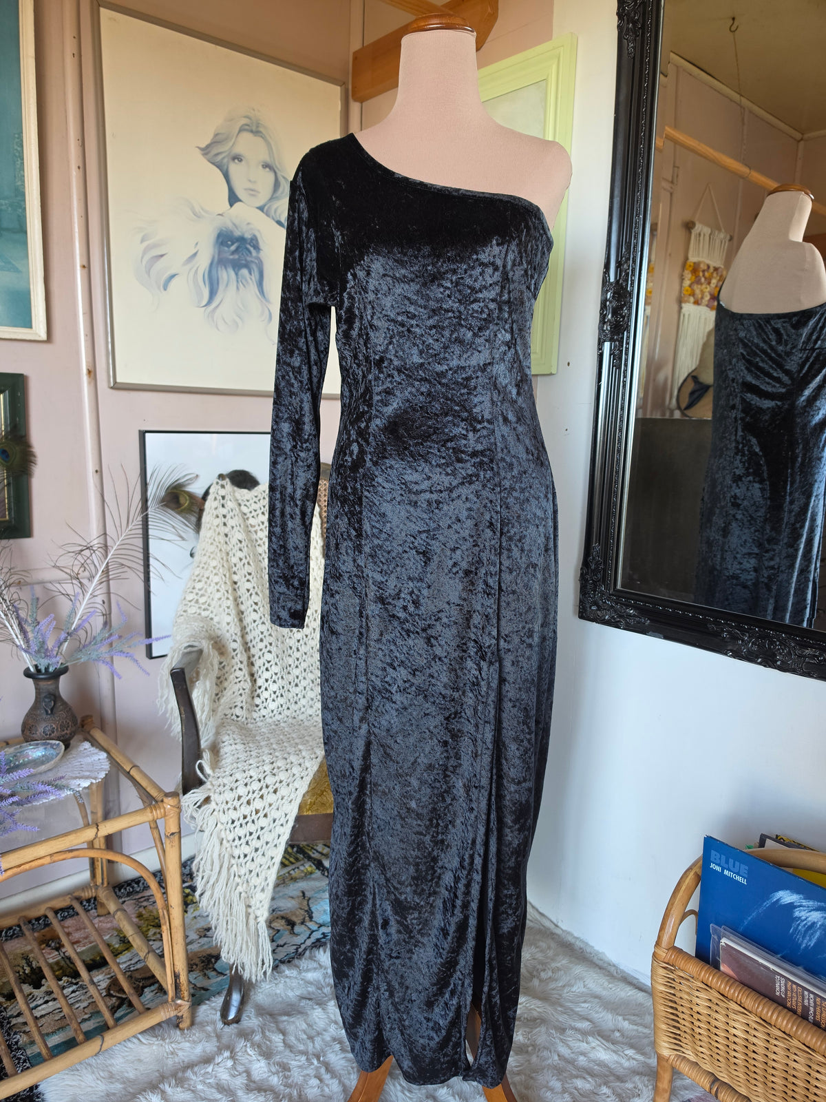 Vintage 1980s Ebony Crushed Velvet One-Shoulder Evening Dress - size 8-10