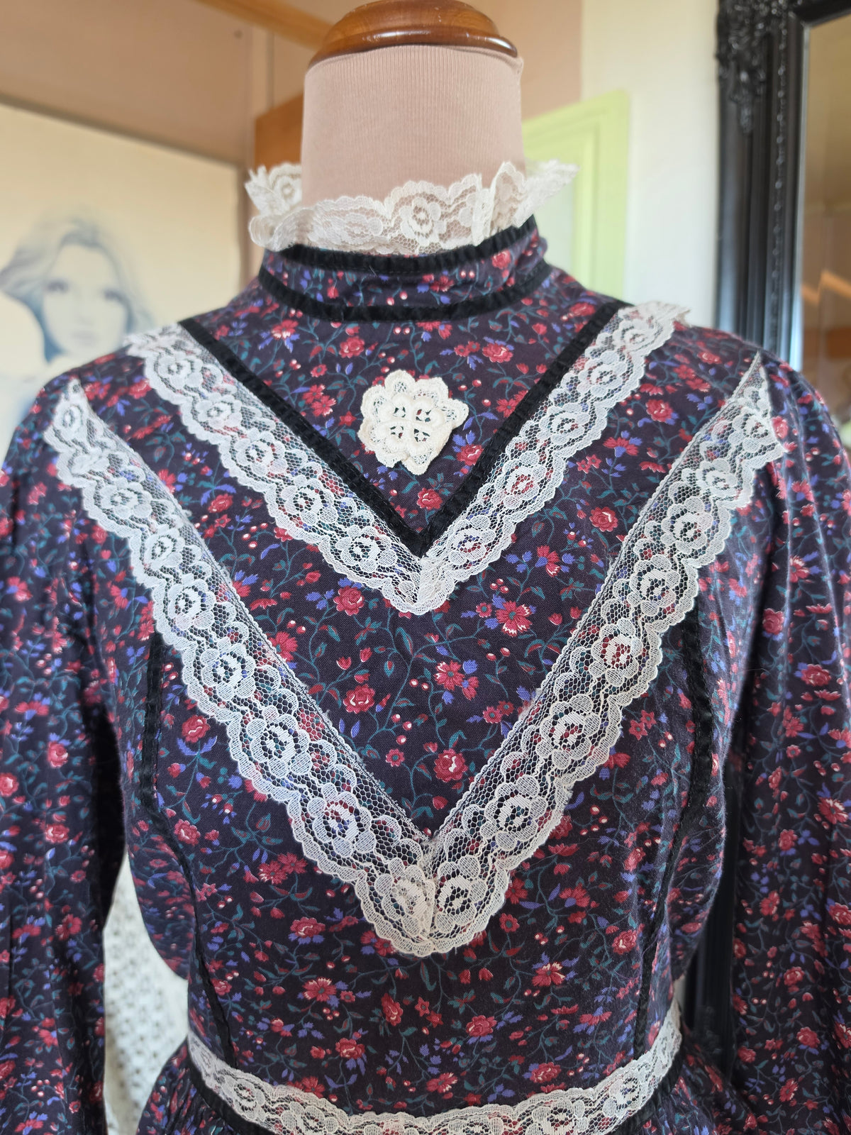 Vintage 1970s Candi Jones California Western Floral Prairie Midi Dress - 6-8