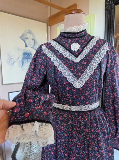 Vintage 1970s Candi Jones California Western Floral Prairie Midi Dress - 6-8