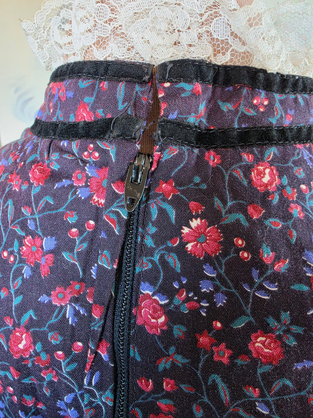 Vintage 1970s Candi Jones California Western Floral Prairie Midi Dress - 6-8