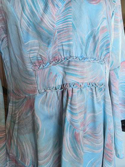 Vintage 1970s Whimsical Feather Print Bell Sleeve Midi Dress - size 8-12