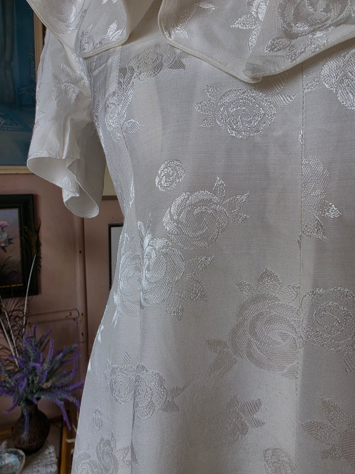 Vintage circa 1980s Silky Cream Rose Statement Collar Dress - size 4-6