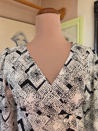 Vintage 1970s Gaiety Girl Black and White Retro Double Breasted Top - size 6-8