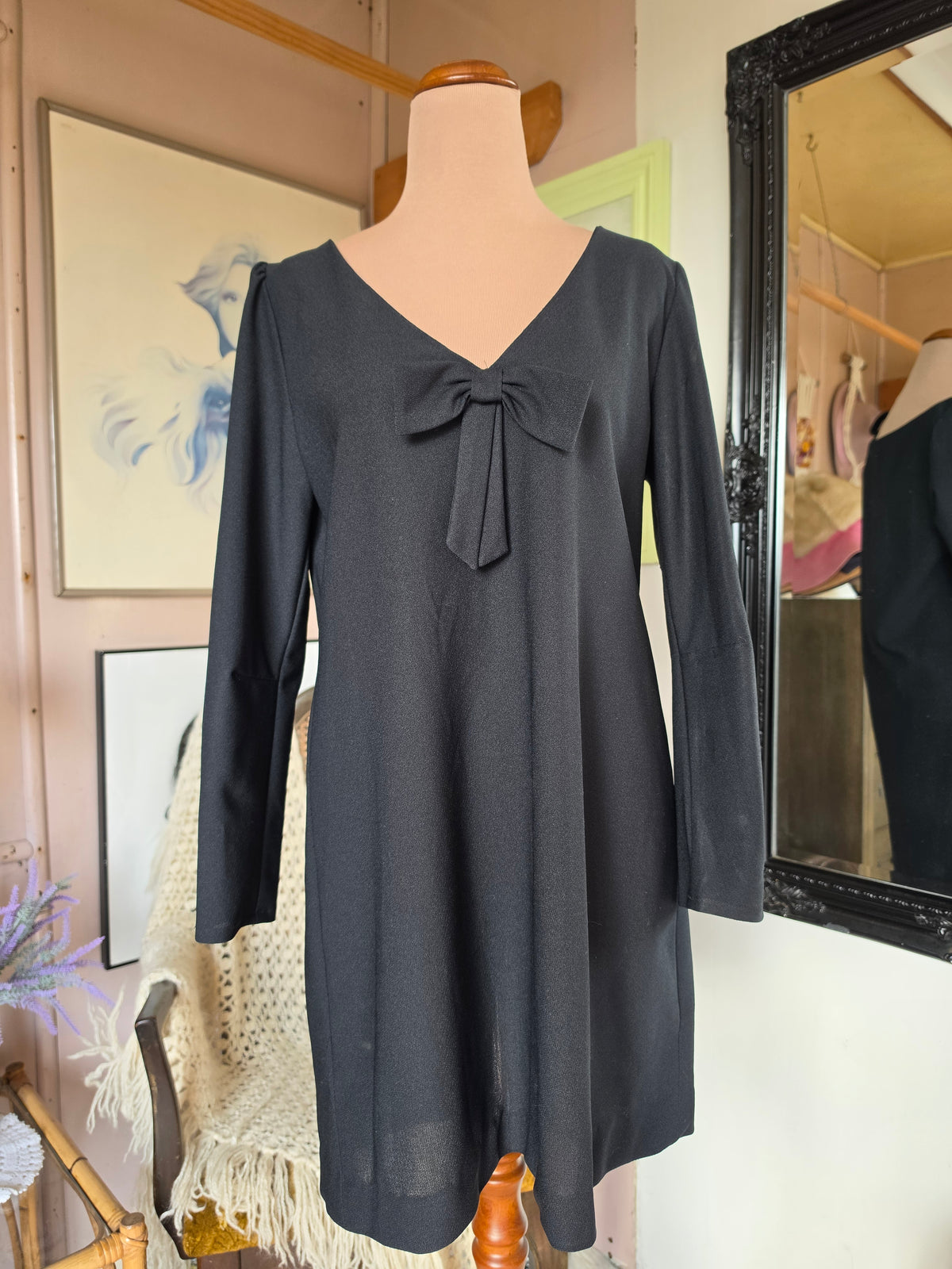 Vintage 1960s Ebony Babydoll Mod Mini Dress - size 8-10