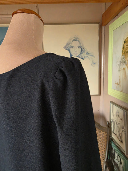 Vintage 1960s Ebony Babydoll Mod Mini Dress - size 8-10