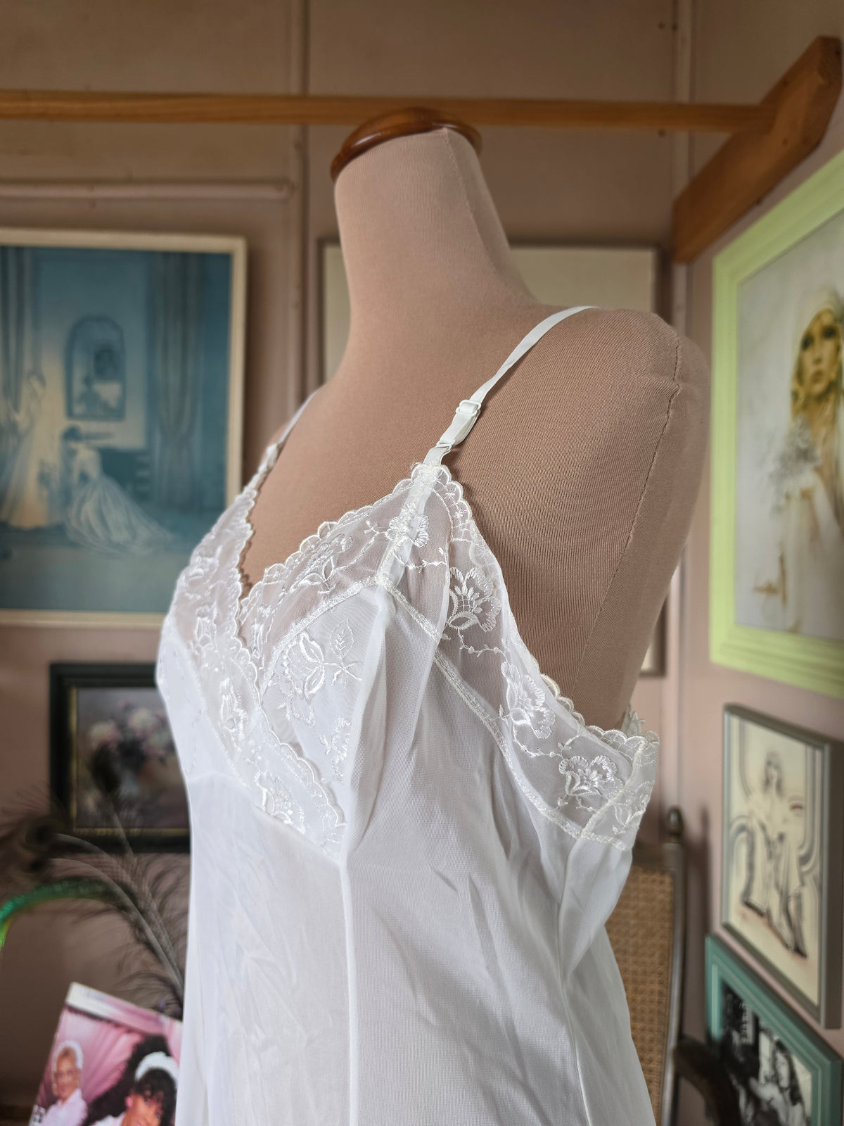 Vintage 1960s Mimosa Lingerie Romantic Coquette Cream Floral Lace Nightie - 8-10
