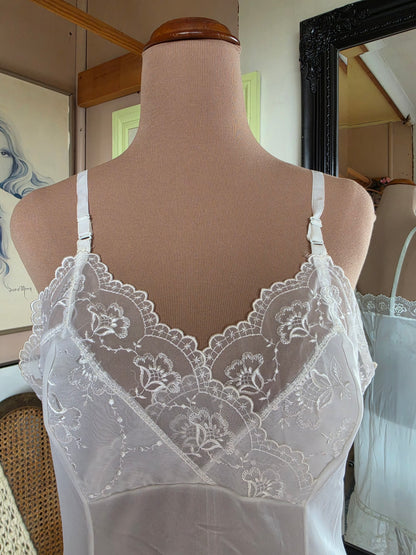 Vintage 1960s Mimosa Lingerie Romantic Coquette Cream Floral Lace Nightie - 8-10