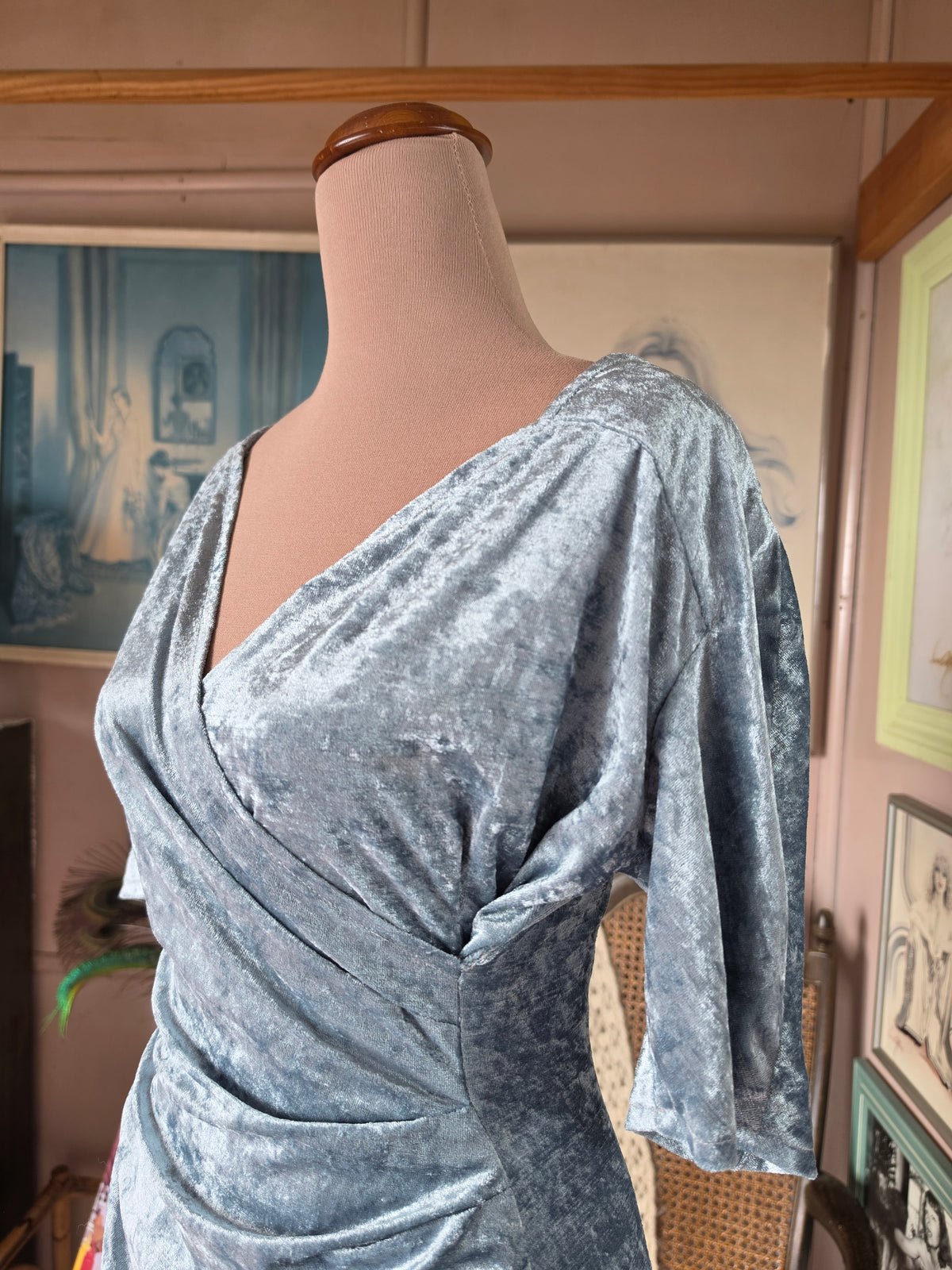 Vintage 1980s Seafoam Green Crushed Velvet Knee Length Wrap Dress - size 6-8