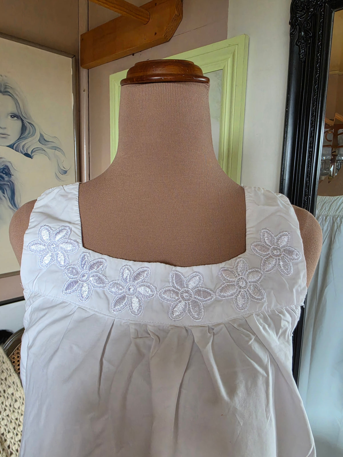 Vintage circa 1970s Snow White Maxi Night Gown with Embroidered Daisies - size 10-12