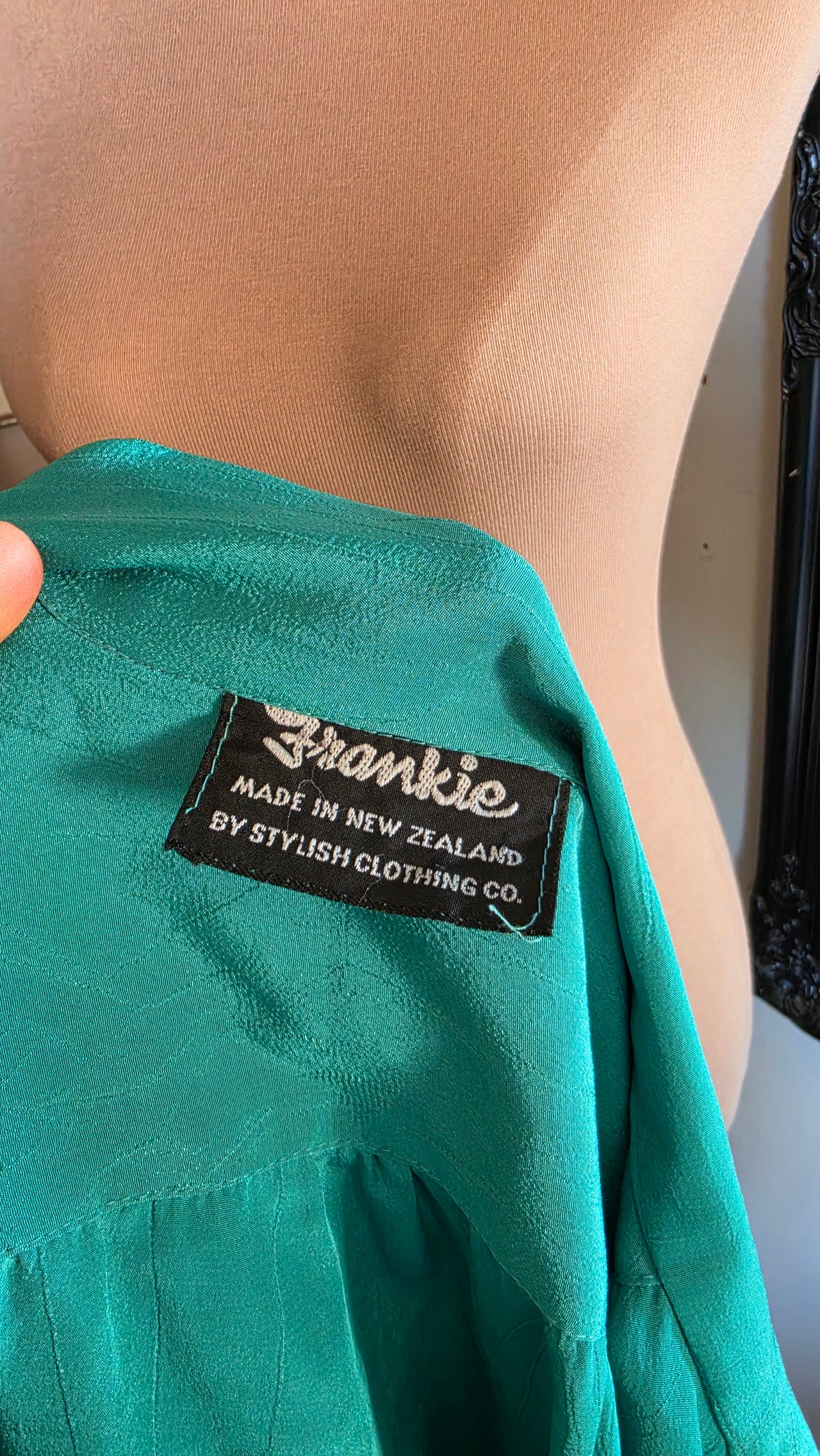 Vintage circa 1980s Frankie Emerald Jewel Pussybow Blouse - size 8-10