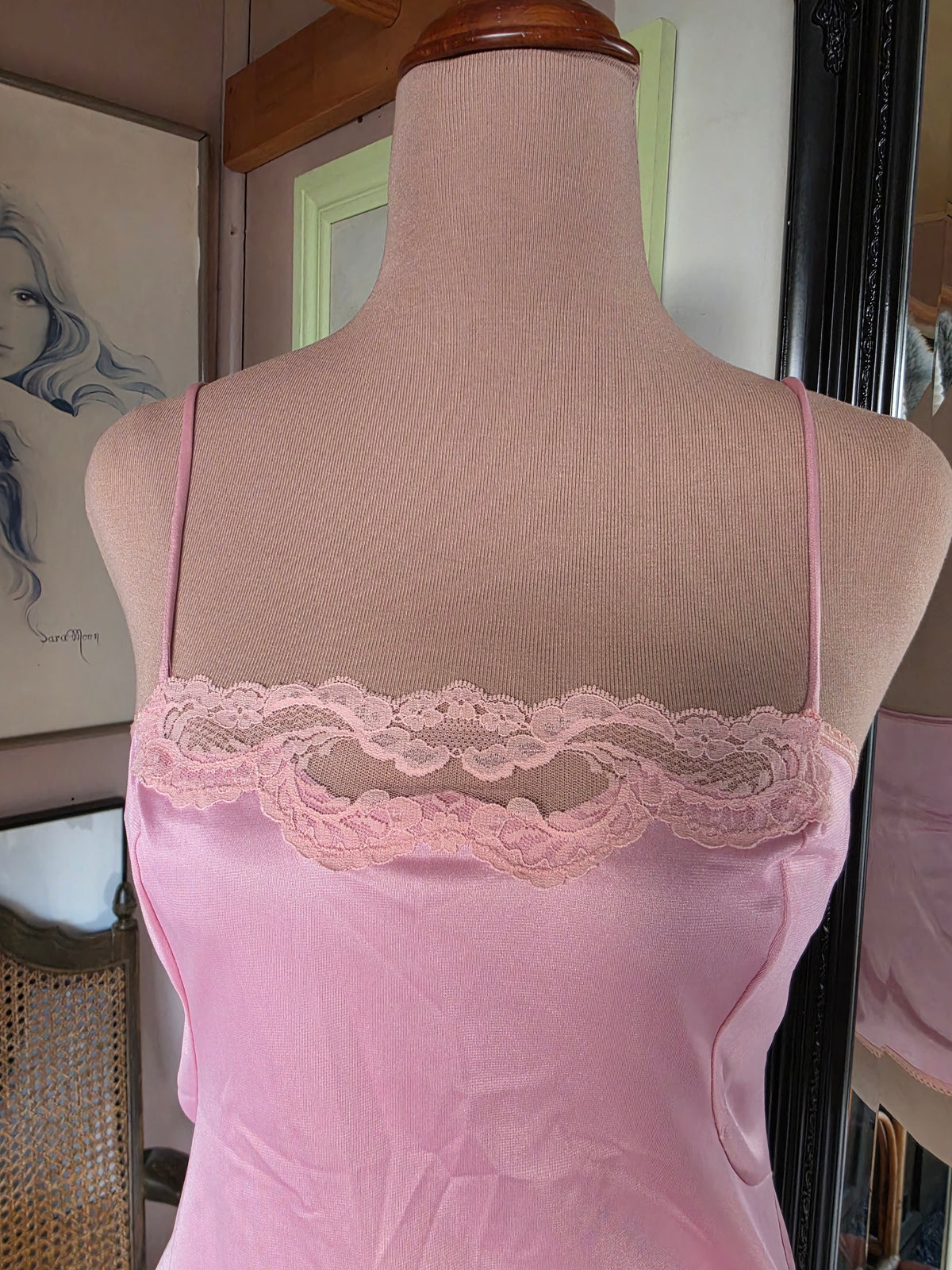 Vintage 1990s Bendon Ballet Pink Camisole with Peachy Lace Edging - size 8
