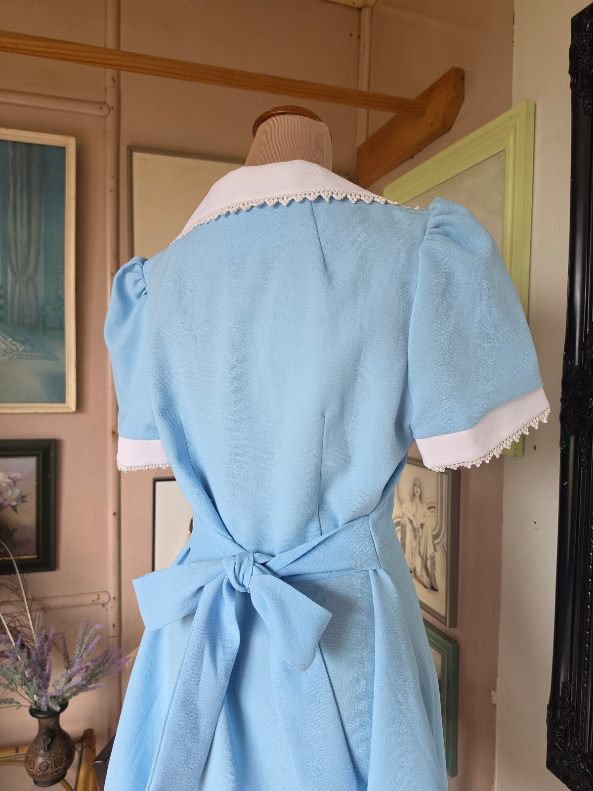 Vintage 1960s Top Gear Alice in Wonderland Powder Blue Babydoll Mini Dress - size 8