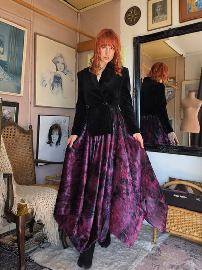 Vintage 1990s M-Designs 'Stevie Nicks' Inspired Gothic Witchy Velvet Skirt - size 8-10