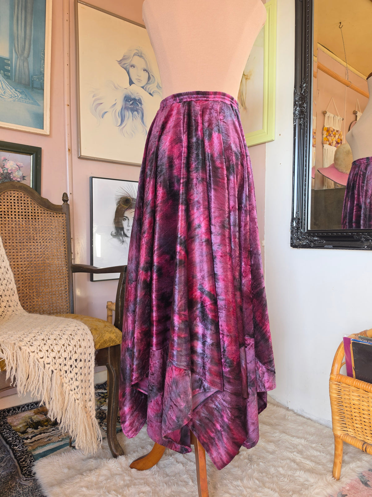 Vintage 1990s M-Designs 'Stevie Nicks' Inspired Gothic Witchy Velvet Skirt - size 8-10